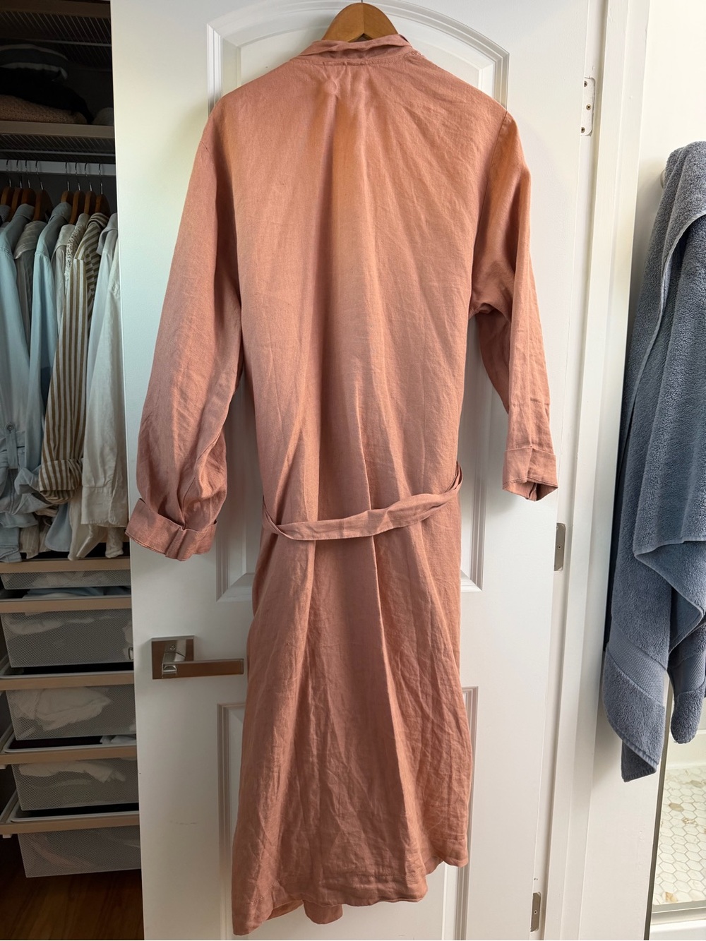 Parachute Linen Robe in Clay - Picture 3 of 4